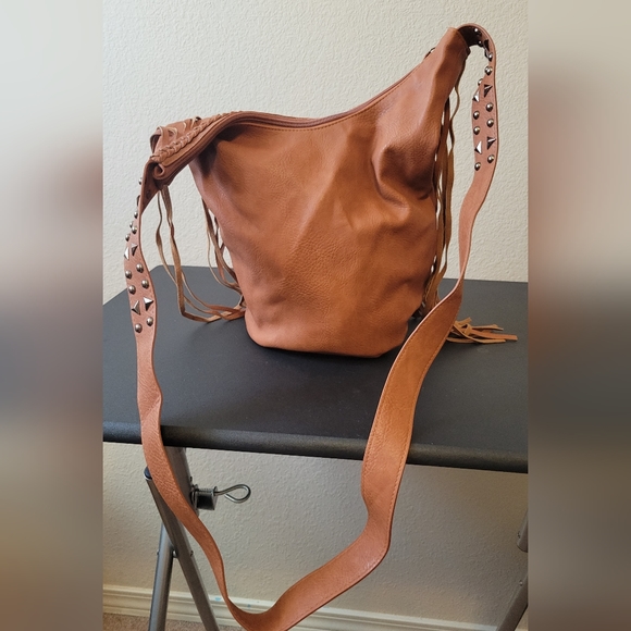 over shoulder fringe purse - Picture 4 of 5